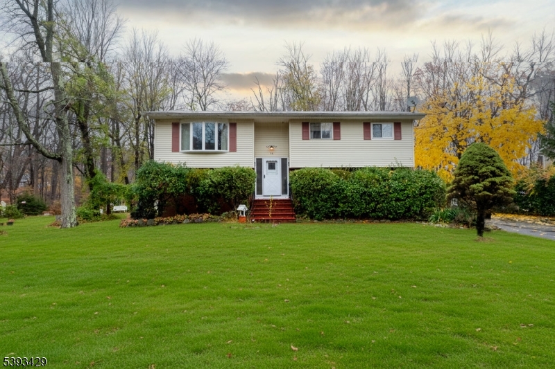 36 S Cherry Rd, Jefferson Twp., NJ 07849