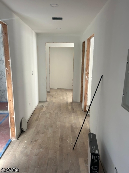 Elizabeth City, NJ 07208,616 Park Ave #1