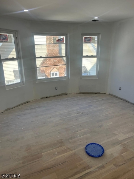 Elizabeth City, NJ 07208,616 Park Ave #1