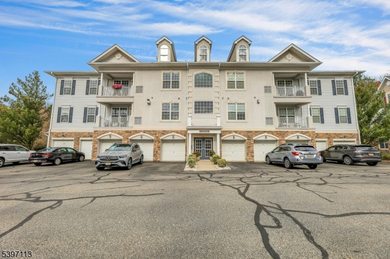 6 Cliff Rd #D2, Woodland Park, NJ 07424