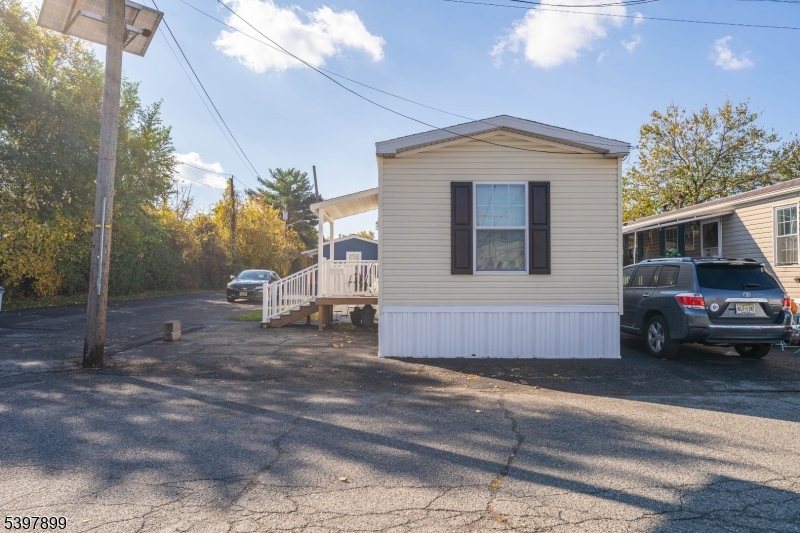 Lodi Boro, NJ 07644,225 Albert St