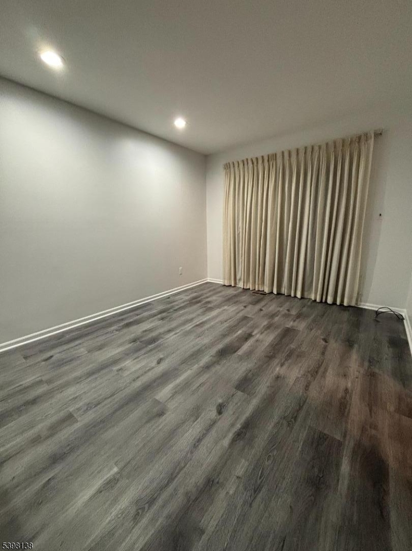 Edison Twp., NJ 08820,21 Teaberry Dr