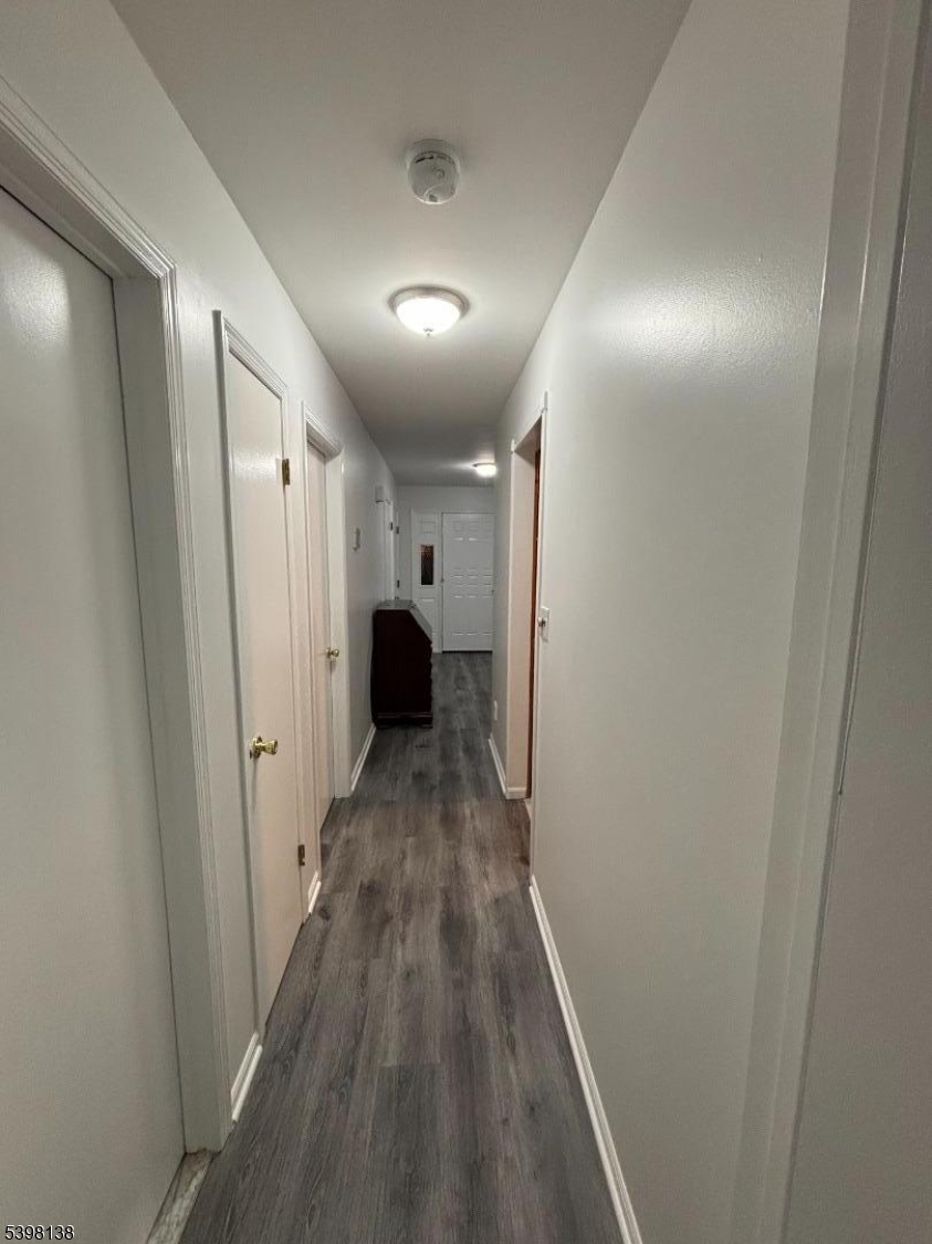 Edison Twp., NJ 08820,21 Teaberry Dr