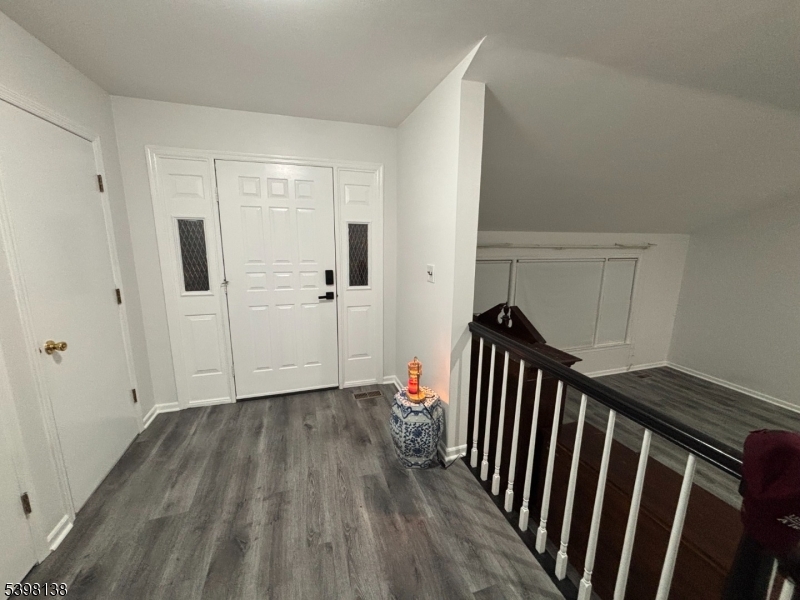 Edison Twp., NJ 08820,21 Teaberry Dr