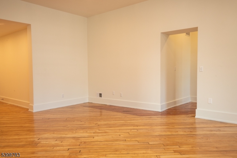 Lambertville City, NJ 08530,71-75 N Main St #201