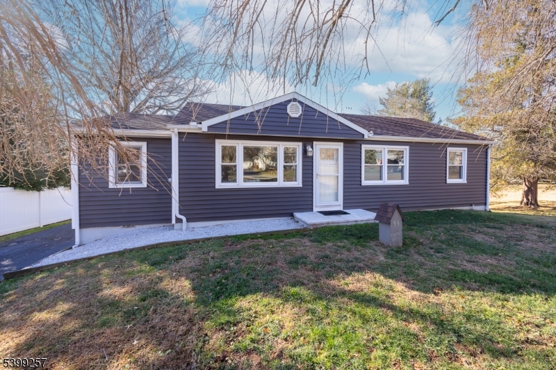 55 Robbins Rd, Branchburg Twp., NJ 08876