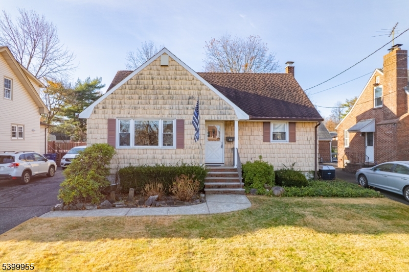 45 Lexington Blvd, Clark Twp., NJ 07066