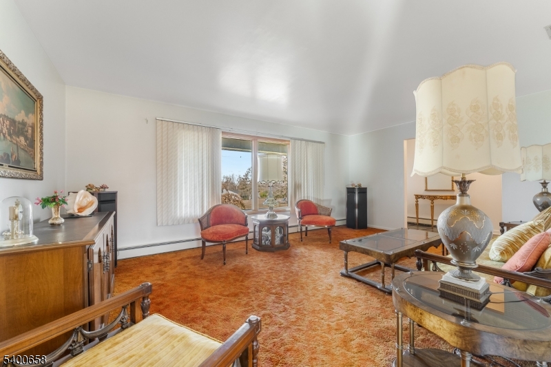 Raritan Twp., NJ 08822,18 Wells Rd