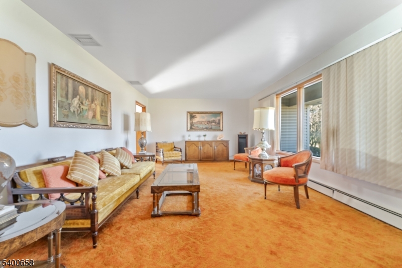 Raritan Twp., NJ 08822,18 Wells Rd