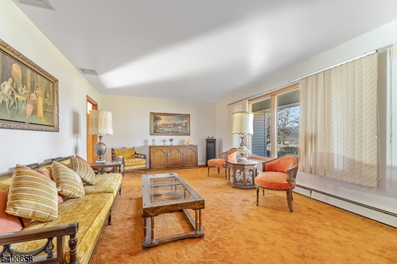 Raritan Twp., NJ 08822,18 Wells Rd