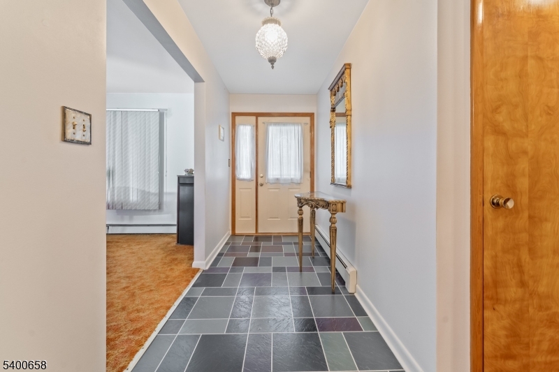 Raritan Twp., NJ 08822,18 Wells Rd