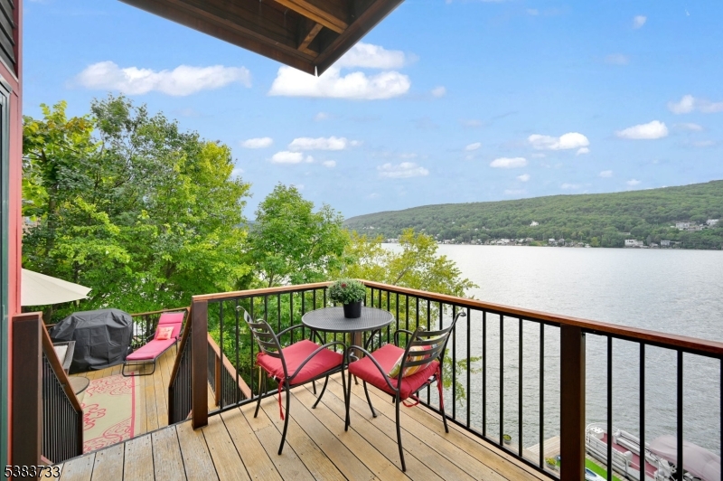 Greenwood Lake, NJ 10925,10 Van Orden Ln