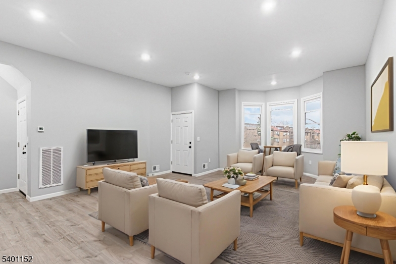 Newark City, NJ 07103,327 S Orange Ave