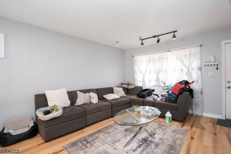 Rahway City, NJ 07065,392 Lower Alden Dr