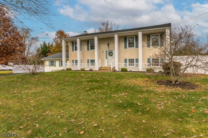 37 Arthur Rd, Hillsborough Twp., NJ 08844