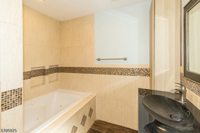 Fanwood Boro, NJ 07023,71 Locust Ave