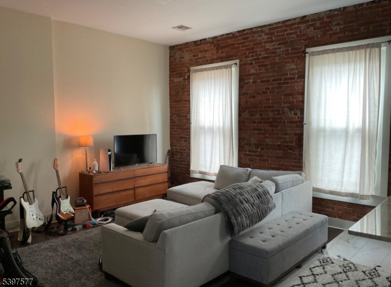 Phillipsburg Town, NJ 08865,518 S Main St #6