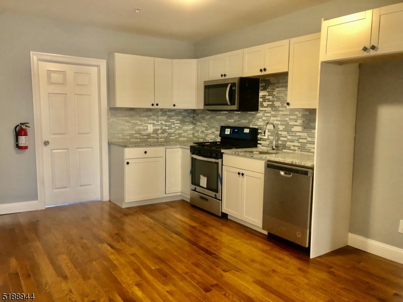 Passaic City, NJ 07055,196-198 Burgess Pl #4