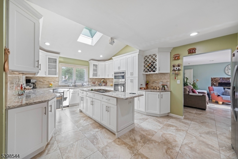 Berkeley Heights Twp., NJ 07922,220 Horseshoe Rd