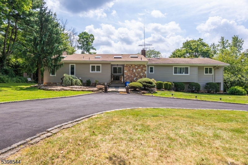 220 Horseshoe Rd, Berkeley Heights Twp., NJ 07922