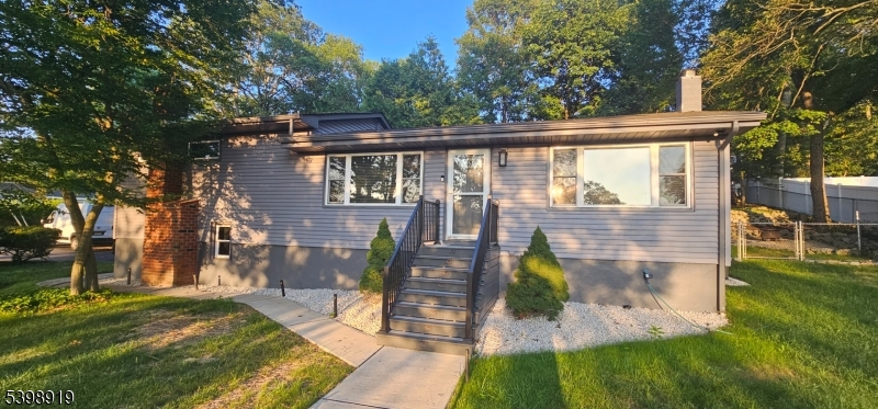 141 W End Ave, Hopatcong Boro, NJ 07843