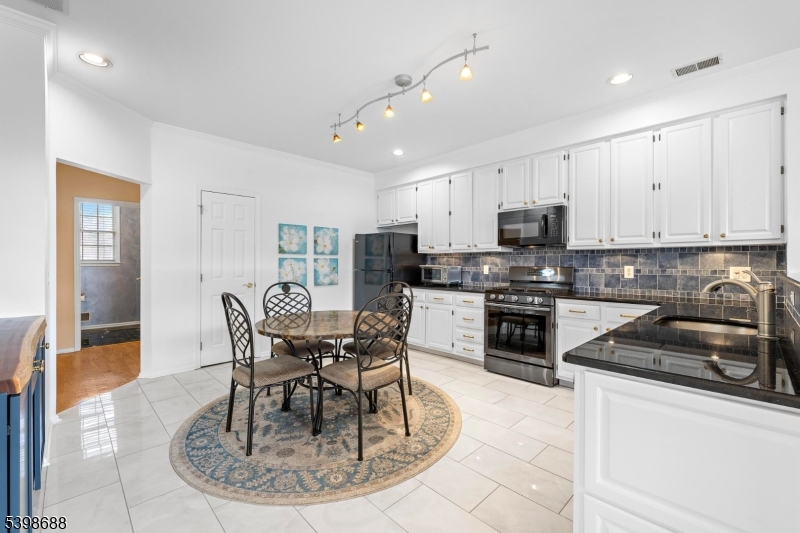 Morristown Town, NJ 07960,2 Twombly Ct