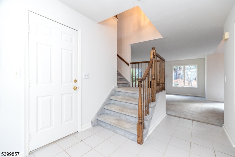 Clinton Twp., NJ 08801,13 Greenbriar Ln