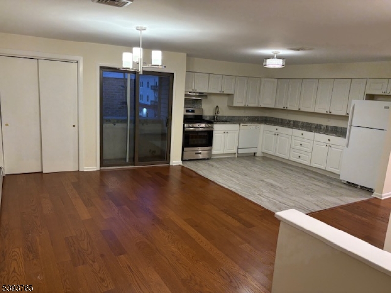 60 1St St #1, South Orange Village Twp., NJ 07079