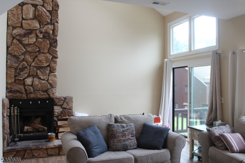 Vernon Twp., NJ 07462,1 Silver Star Ct #2