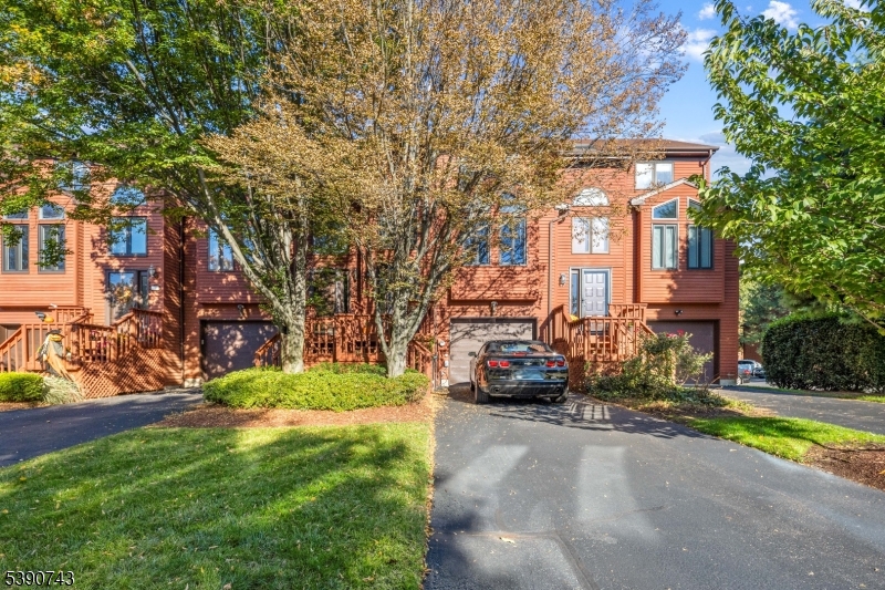 39 Sampson St, Saddle Brook Twp., NJ 07663