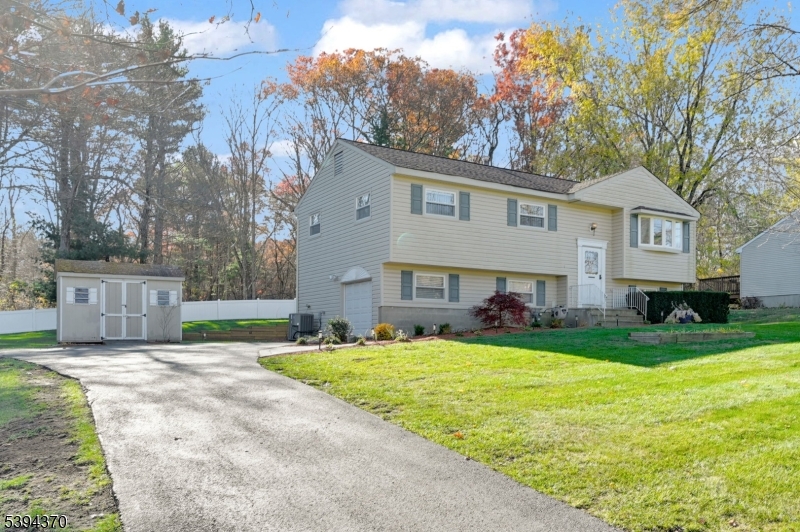 42 Sussex Dr, West Milford Twp., NJ 07480