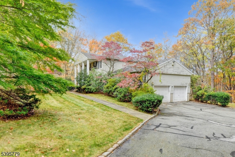 Kinnelon Boro, NJ 07405,6 Brookvale Ter
