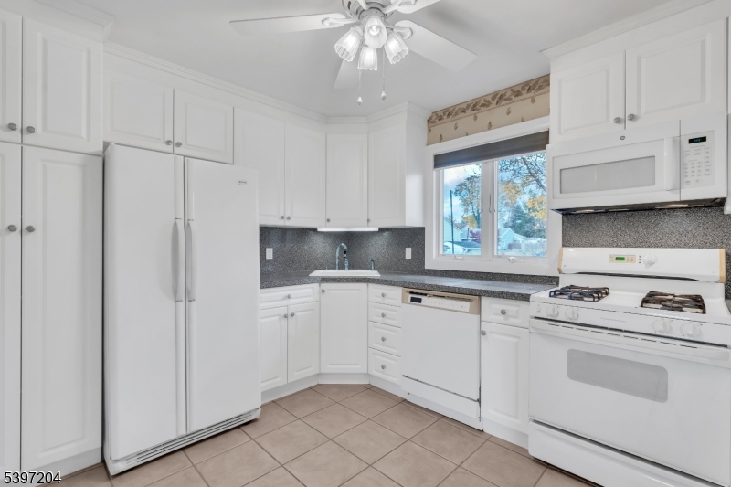 Manville Boro, NJ 08835,8 N 11Th Ave