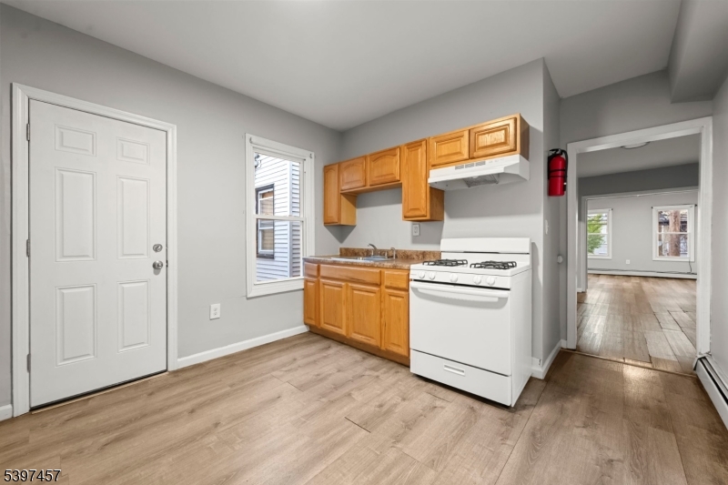 Paterson City, NJ 07501,282 Hamilton Ave