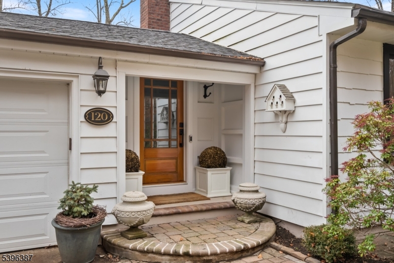 Mendham Boro, NJ 07945,120 Mountainside Rd