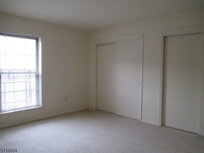 Little Falls Twp., NJ 07424,181 LONG HILL RD.  10-8 #8