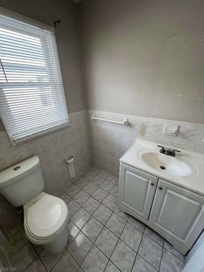 Elizabeth City, NJ 07201,525 Jefferson Ave