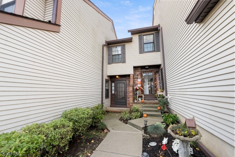 Franklin Twp., NJ 08873,110 Bayberry Dr