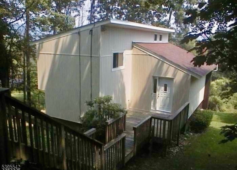 136 Glenside Trl, Byram Twp., NJ 07871