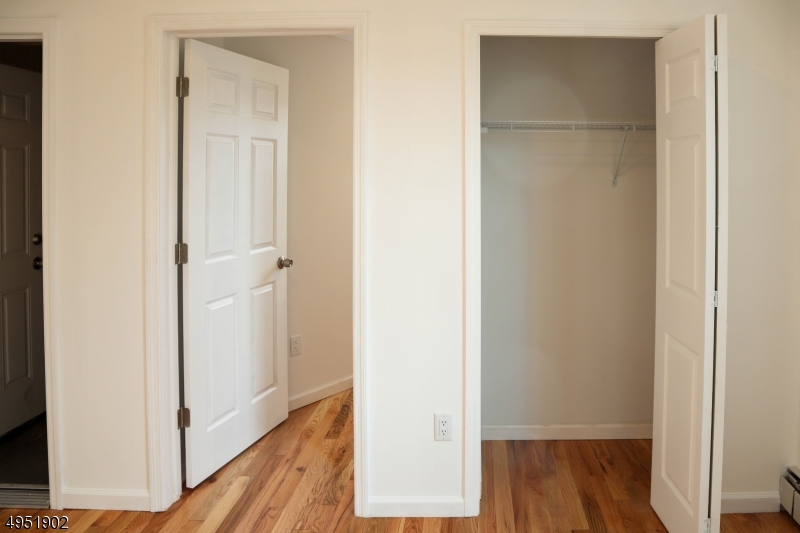 Newark City, NJ 07107,373-375 N 6th St