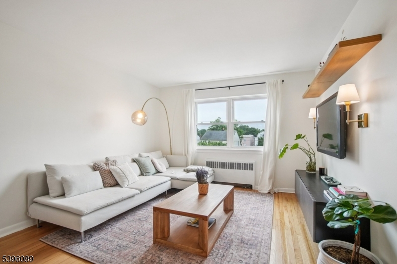 Belleville Twp., NJ 07109,59-61 Brighton Avenue U-8