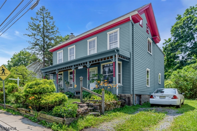 Hampton Boro, NJ 08827,135 Main St