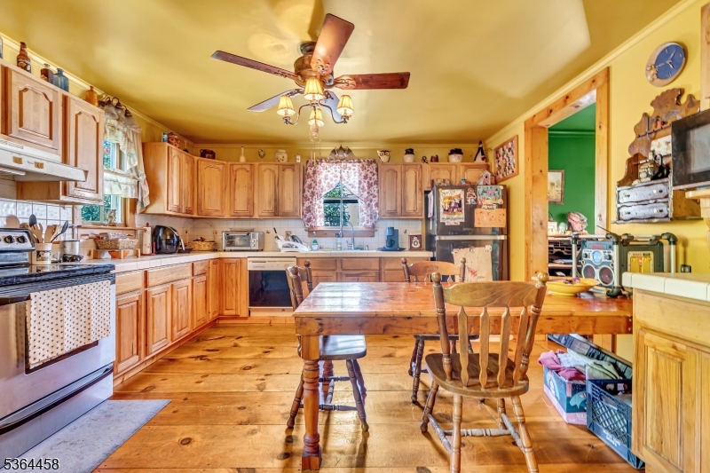 Hampton Boro, NJ 08827,135 Main St