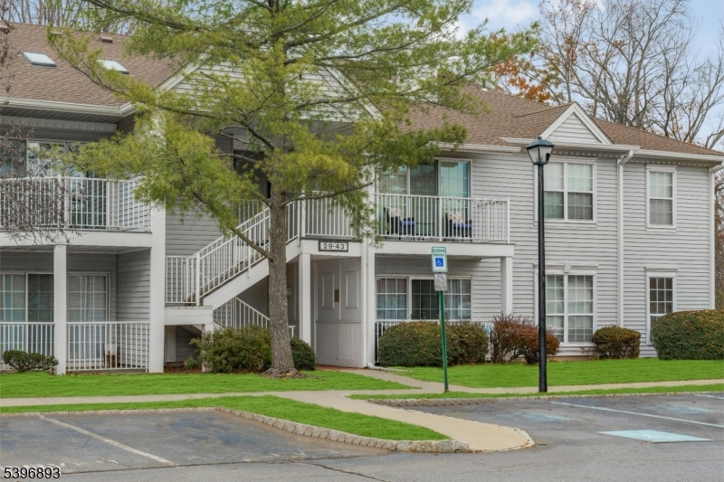 Franklin Twp., NJ 08823,37 CHELSEA COURT