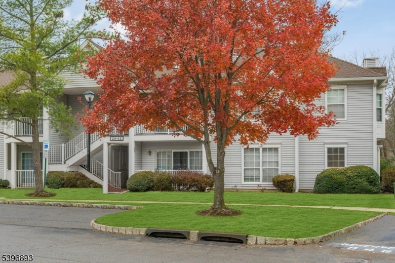 Franklin Twp., NJ 08823,37 CHELSEA COURT