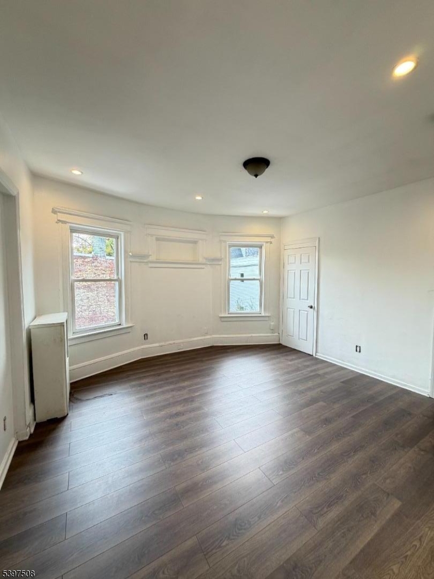 99 Steuben St, East Orange City, NJ 07018