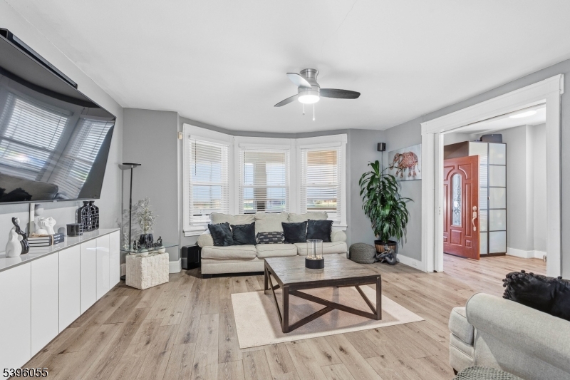 Linden City, NJ 07036,106 W Gibbons St