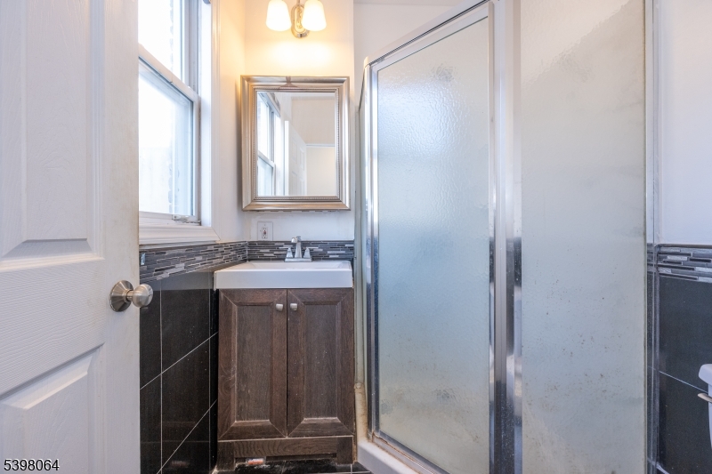 Garfield City, NJ 07026,12 Garfield Ave