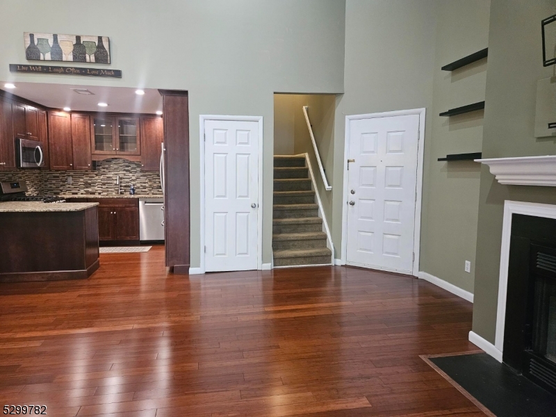 Ramsey Boro, NJ 07446,272 Redwood Ct #10