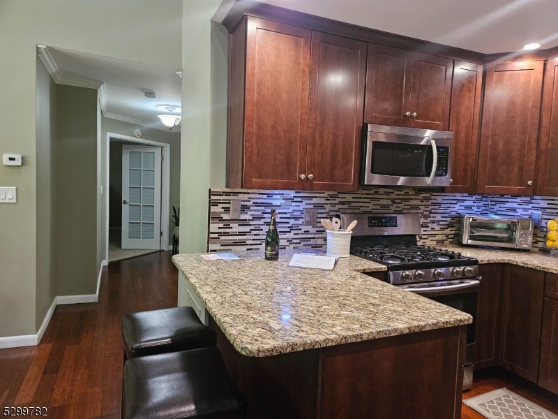 Ramsey Boro, NJ 07446,272 Redwood Ct #10